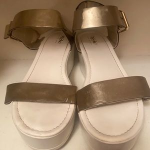 Women sandals